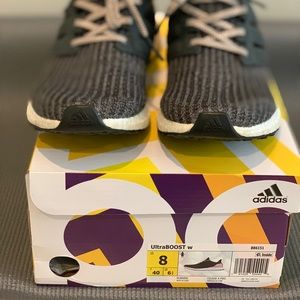 Woman’s Adidas Ultra Boost Size 8